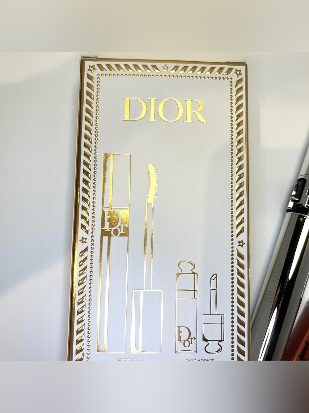 Dior Holiday Gift Set - Full Size Overcurl Mascara + Mini Plumping Lip Gloss - Picture 4 of 14